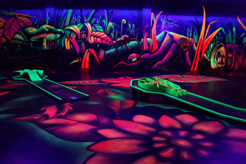 3D Funhouse Schwarzlicht 3D Minigolf Anlage Regensburg Neutraubling 3D Funhouse Schwarzlicht 3D Minigolf Anlage Regensburg Neutraubling