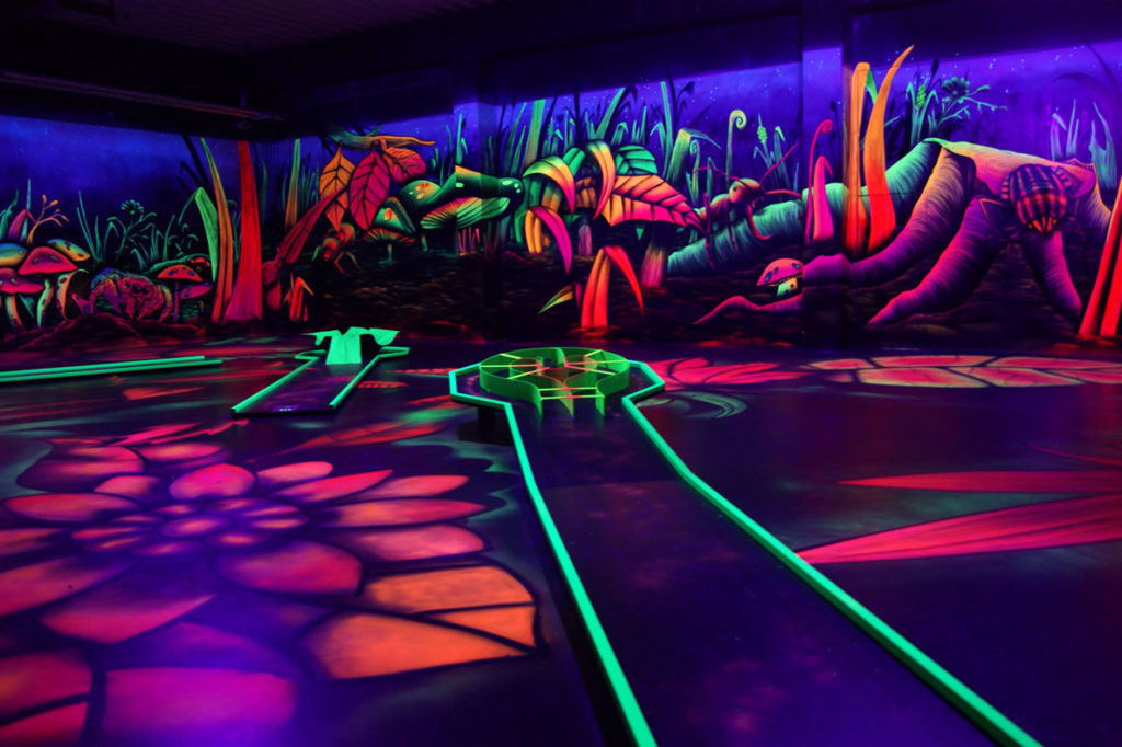 3D Funhouse Schwarzlicht 3D Minigolf Anlage Regensburg Neutraubling 3D Funhouse Schwarzlicht 3D Minigolf Anlage Regensburg Neutraubling